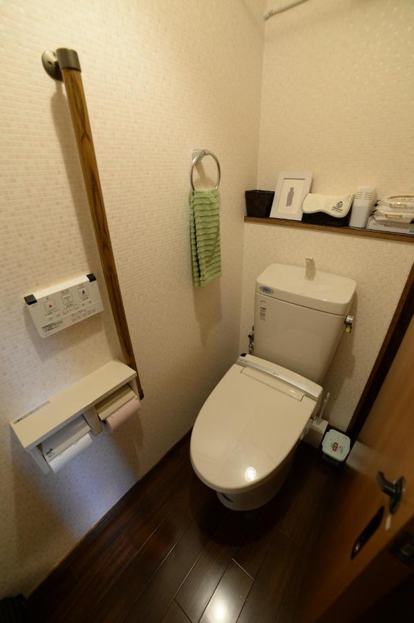 Guesthouse Iwase Тояма Экстерьер фото